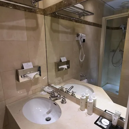 Hotel Royal Champs Elysees Paris