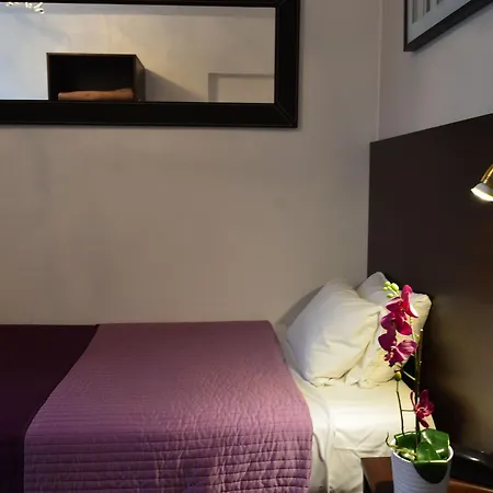Le Twelve Hotel 3*