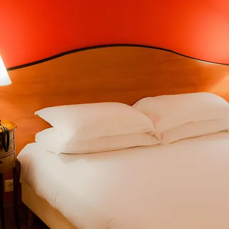 Eden Montmartre 3* פריז