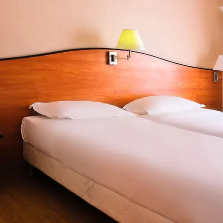 Eden Montmartre 3* פריז