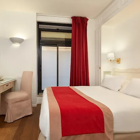 Austin's Arts Et Metiers Hotel