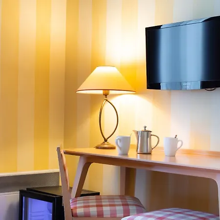 Hotel Delambre 3*