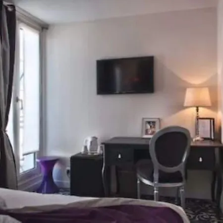Hotel B Square 3*