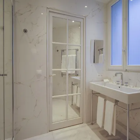Relais12bis By Eiffel Tower