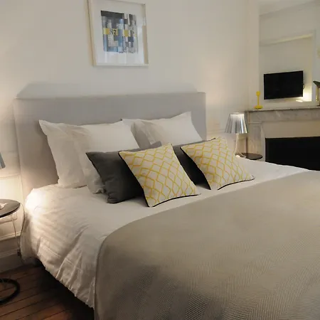 Bed & Breakfast Relais12bis By Eiffel Tower 3*