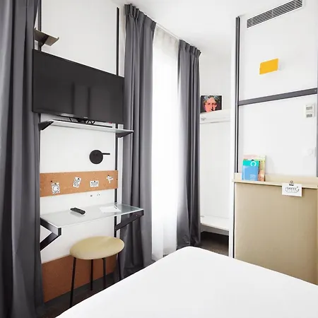 French Theory Hotel 3*
