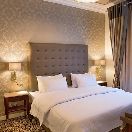 Saint-honore 3* Paris