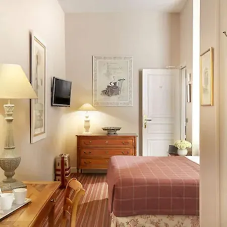Hotel Relais Du Louvre Paris
