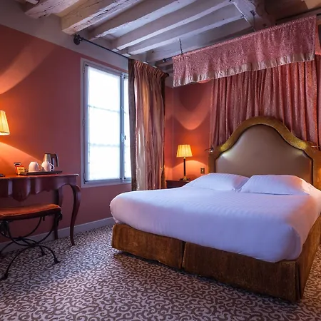 Odéon Saint Germain 4*