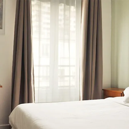 Zazie Hotel 2*