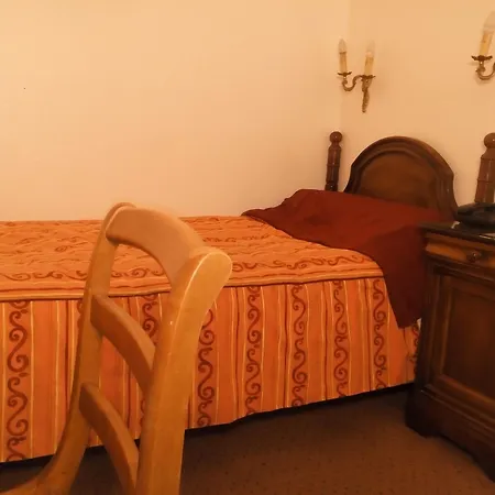 La Sanguine Hotel 2*