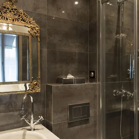 Glamour 3* Paris