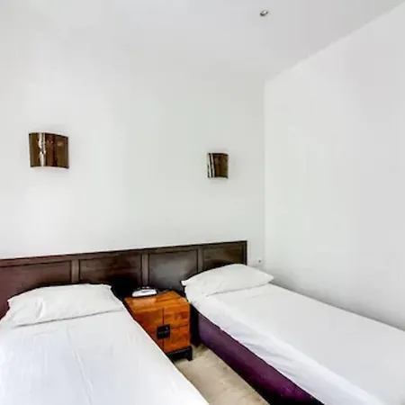 Hotel De Cabourg 2*