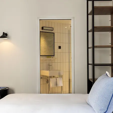 Moderniste 4*