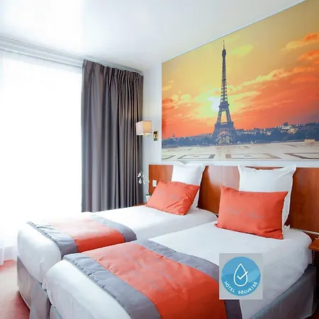 Alyss Saphir Cambronne Eiffel Otel