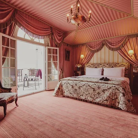 L'hotel Paříž