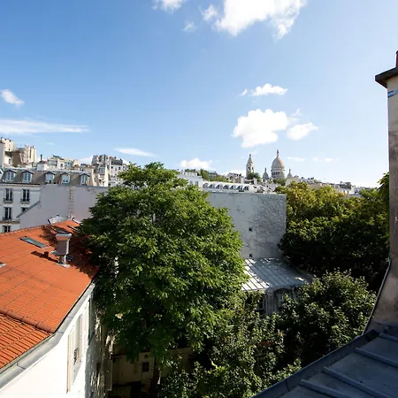 Regyn's Montmartre 2*