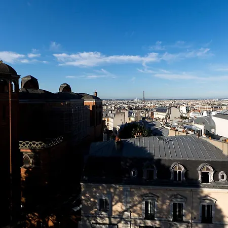 Regyn's Montmartre 2*