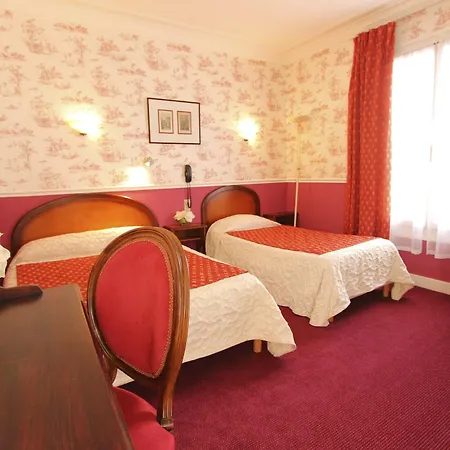 Chopin Hotel 2*