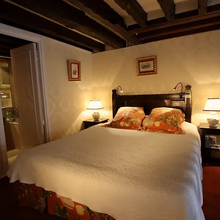 De La Bretonnerie 3* Paris