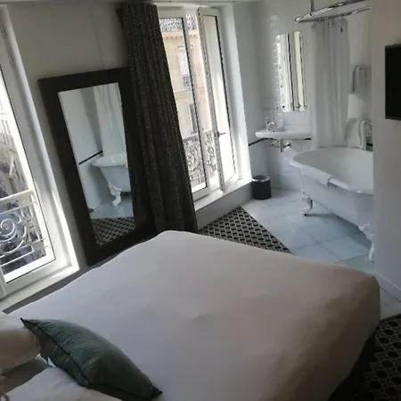 Emile Le Marais Hotel