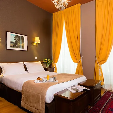 Du Palais Bourbon 3*
