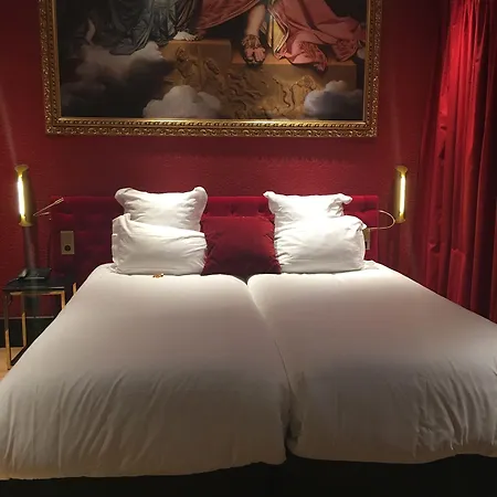Eiffel Petit Louvre 3* פריז