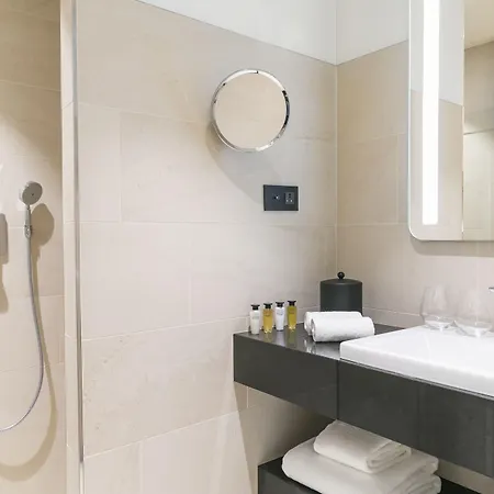 Maison Albar Le Pont-neuf Hotel