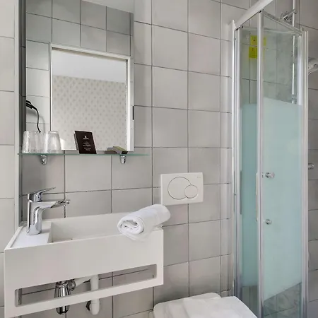 Hotel Riviera Elysees Paris