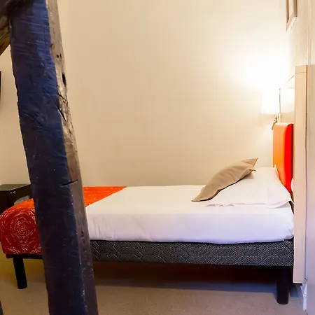 Hotel D'win 2*