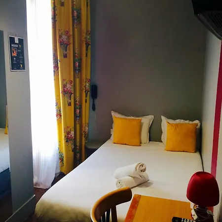 艺术巴黎凡尔赛门河畔旅馆 旅馆 *