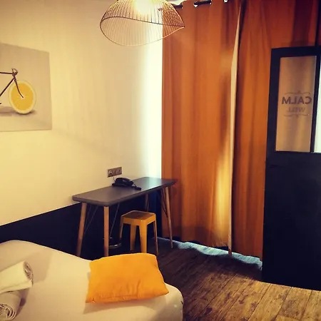 Hostel Arty Porte De Versailles By River