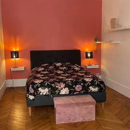 The Avenue Ternes Apartment