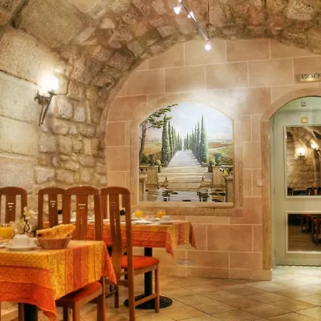 Louvre Sainte Anne Hotel Paris