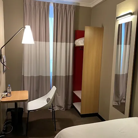 Ibis Tour Montparnasse 15eme Hotel