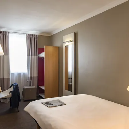 Hotel Ibis Tour Montparnasse 15eme 3*