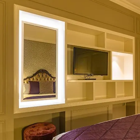 Hotel La Clef Louvre By The Crest Collection 5*