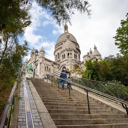 Le Village Montmartre By Hiphophostels *
