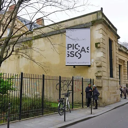 New & Design In The Heart Of Le Marais Apartment