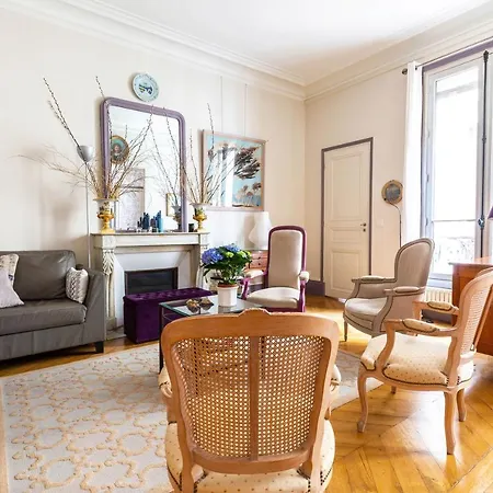 Apartment Veeve - Vintage Violet
