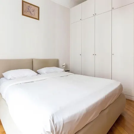 Apartment Veeve - Vintage Violet