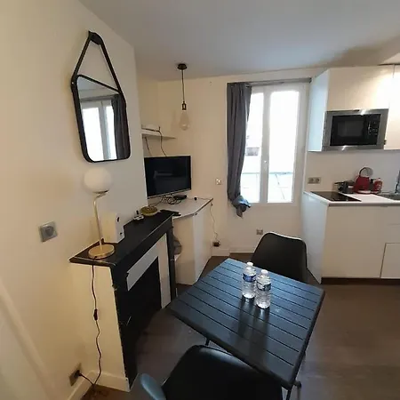 Studio Equipe Metro Abbesses A Montmartre Apartment *