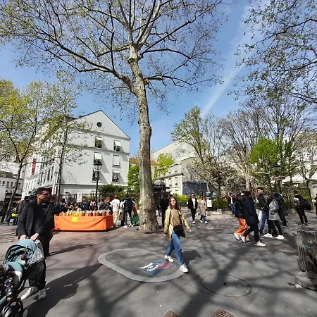 Studio Equipe Metro Abbesses A Montmartre