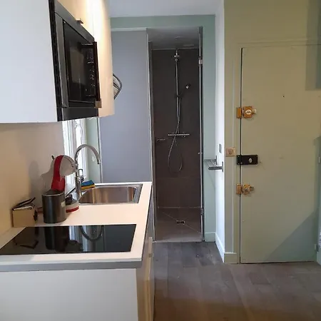 Studio Equipe Metro Abbesses A Montmartre Apartment Paris