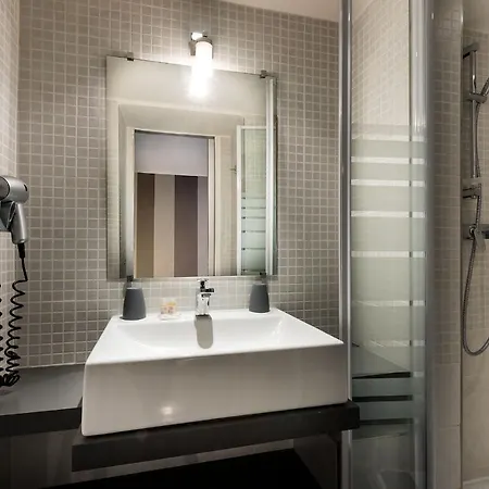 Hotel Vivienne *
