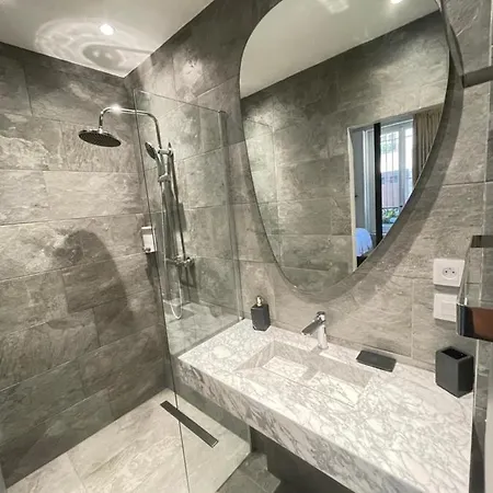 Cozy Studio Champs Elysee Arc De Triomphe 2 Apartment Paris