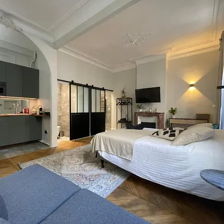 Cozy Studio Champs Elysee Arc De Triomphe 2 Apartment Paris