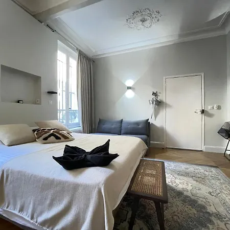 Apartment Cozy Studio Champs Elysee Arc De Triomphe 2