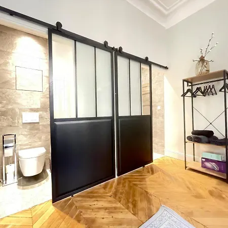 Apartment Cozy Studio Champs Elysee Arc De Triomphe 2