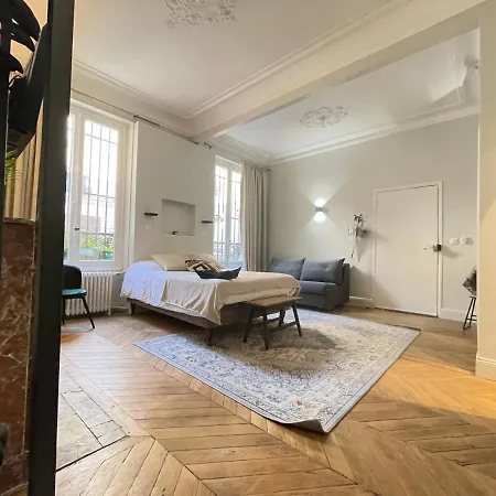 Cozy Studio Champs Elysee Arc De Triomphe 2 Apartment Paris